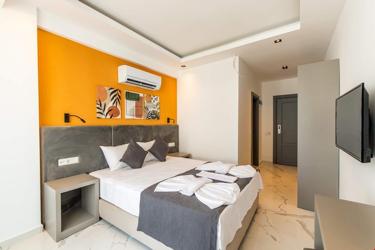 Standard Room, Street View