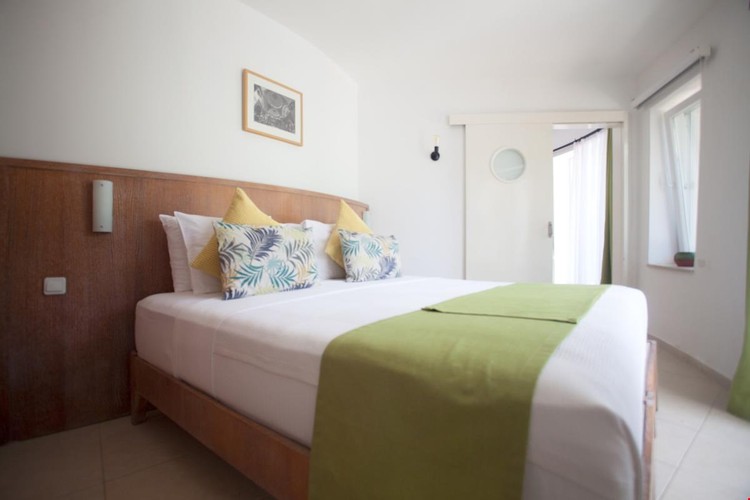 Deluxe Oda, Havuz Manzaralı