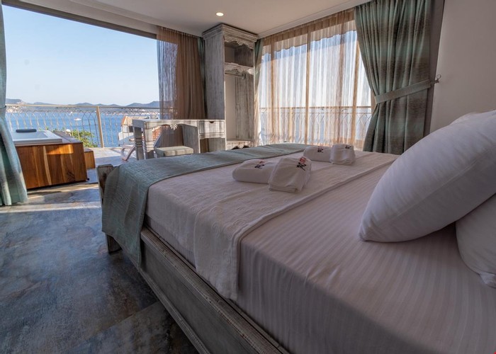 Deluxe Room (Jacuzzi)