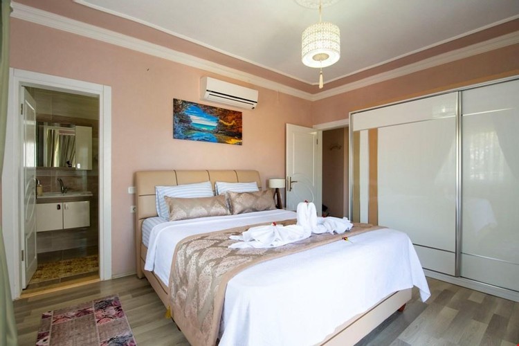 Villa 2+1 Daire, Havuz Manzaralı