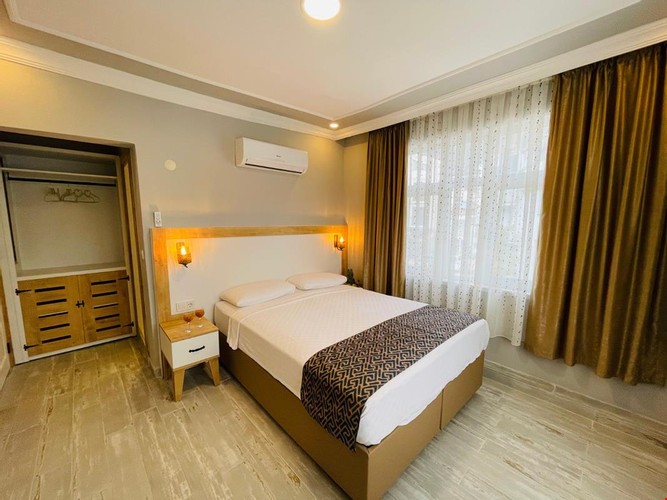 Deluxe Room, Partial Sea View