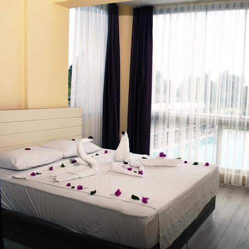 Daire, Havuz Manzaralı