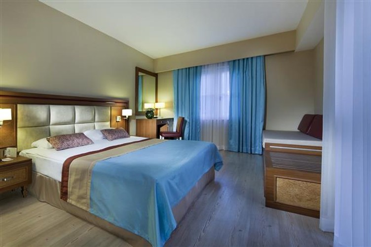 Junior Suit Deluxe Club Oda