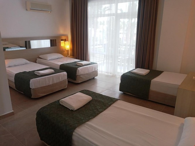 Standard Room (4 Person)