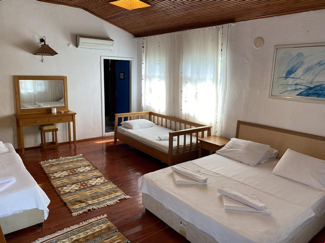 Aile Odası, Bahçe Manzaralı