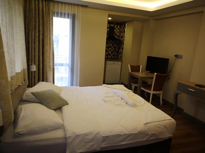 Studio Oda, Havuz Manzaralı