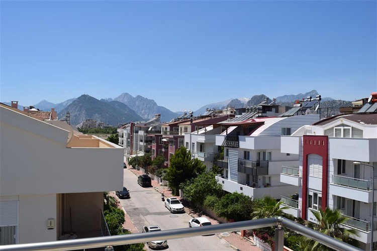 Studio Oda, Dağ Manzaralı