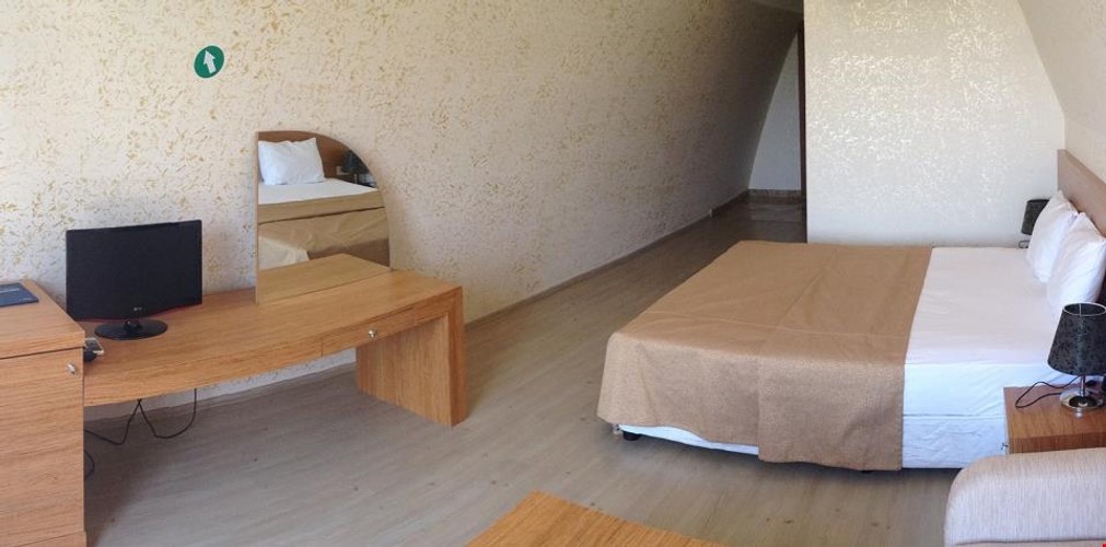 Honeymoon Suite Room