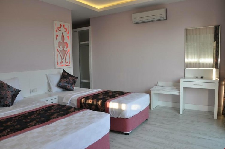 Standard Room, Partial Sea View