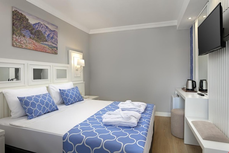 Bungalow Room, Land View