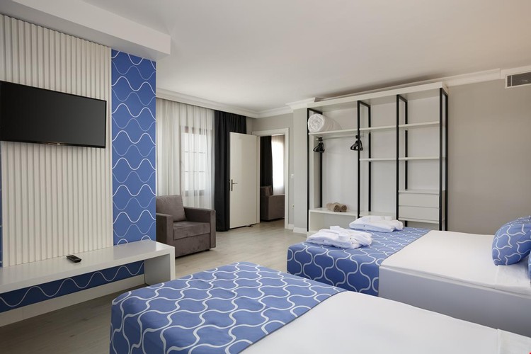 Family Suite Room, Land View