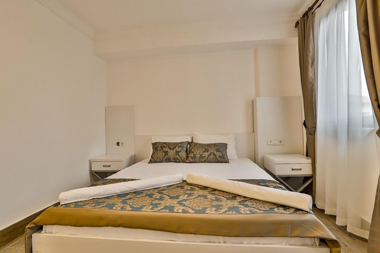 2 Yetişkin- 1 Çocuk