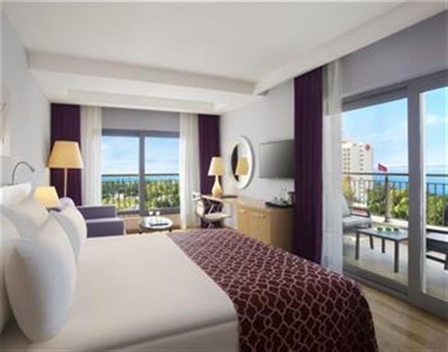 V Casual Balkonlu Suit Deniz Manzaralı (1 Kişilik)