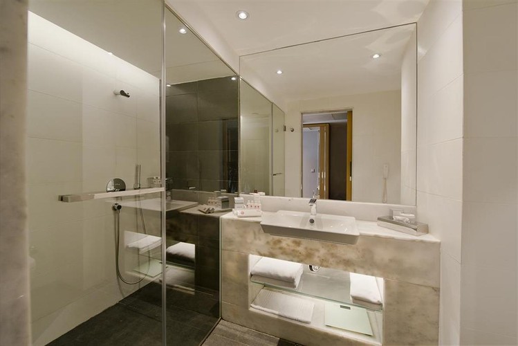 V Casual Sea View Room (1 Person)