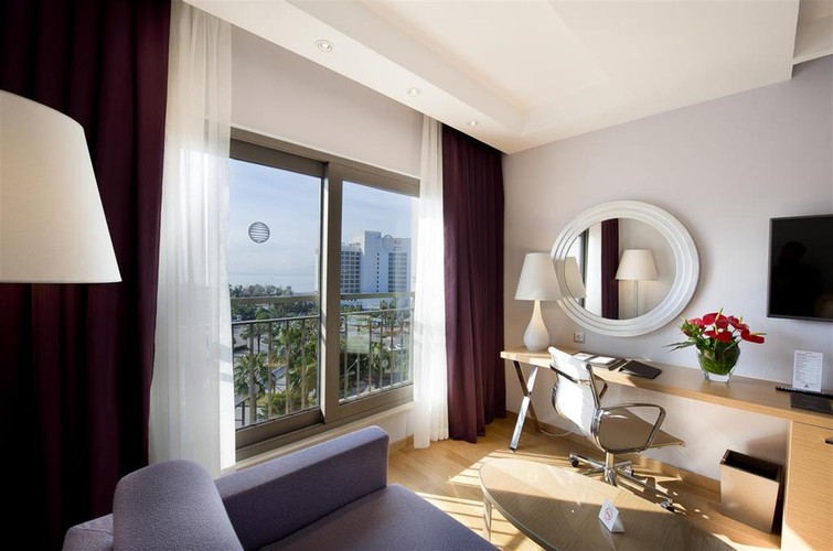 Casual Suite Sea View With Balcony 