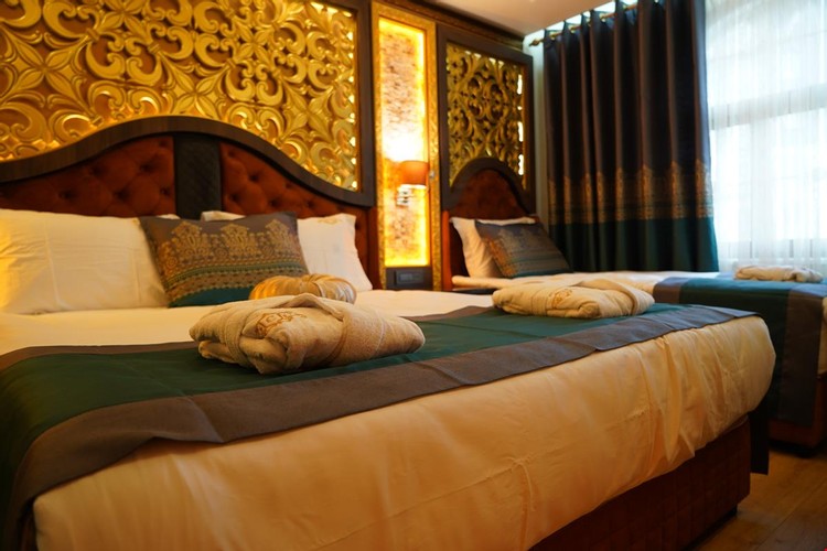 Deluxe Room (3 Person, Jacuzzi)