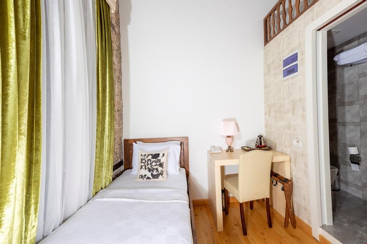 Economy Room (1 Person)