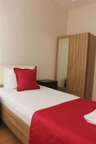 Standard Room (1 Person)