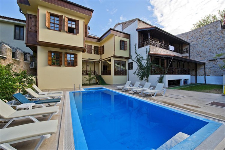 Deluxe Oda (3 Kişilik)