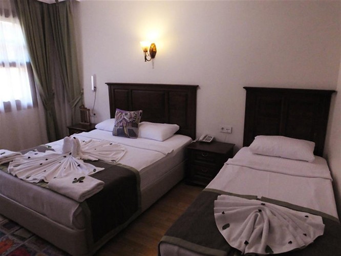 Deluxe Room (4 Person)