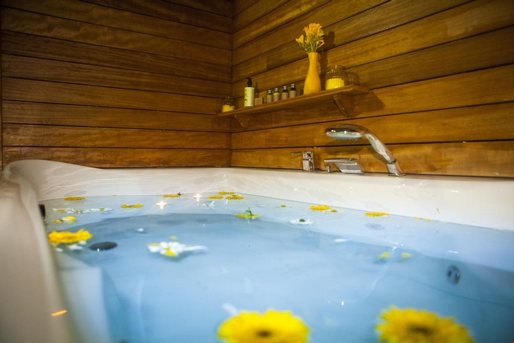 Teras Suit Oda (Jakuzi, Sauna, Teraslı)