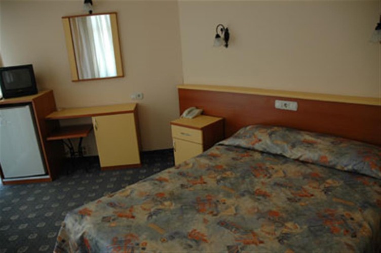 Standart Oda, Havuz Manzaralı