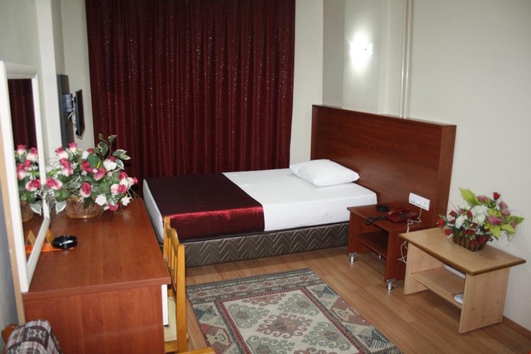 Standard Room (1 Person)