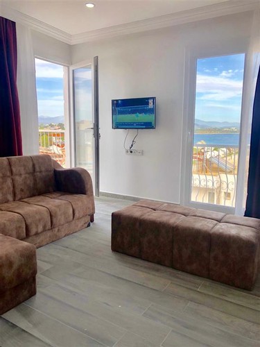 Family Room (Balcony)