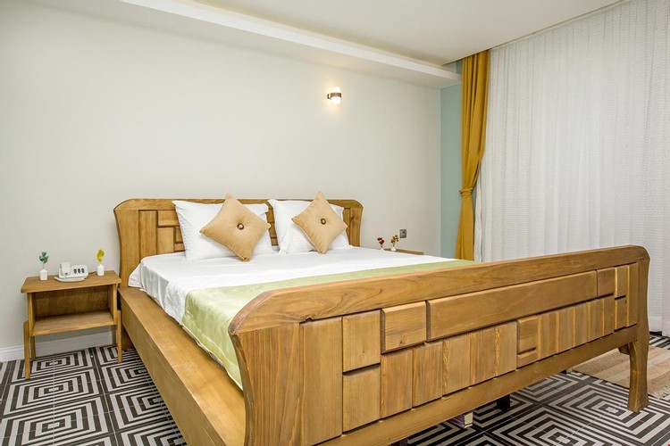 Standard Room, Land View