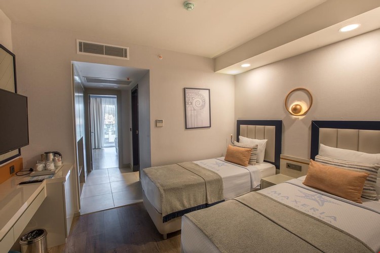 Family Room, Partial Sea View