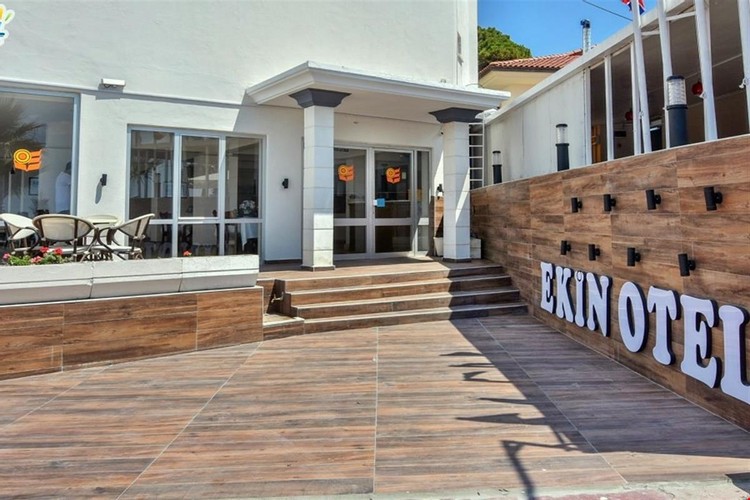 Standart Oda, Kara Manzaralı