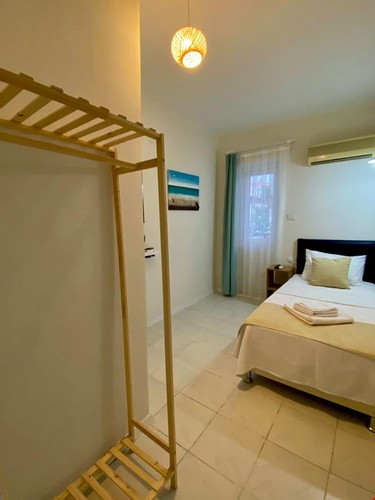 Standard Room (1 Person)