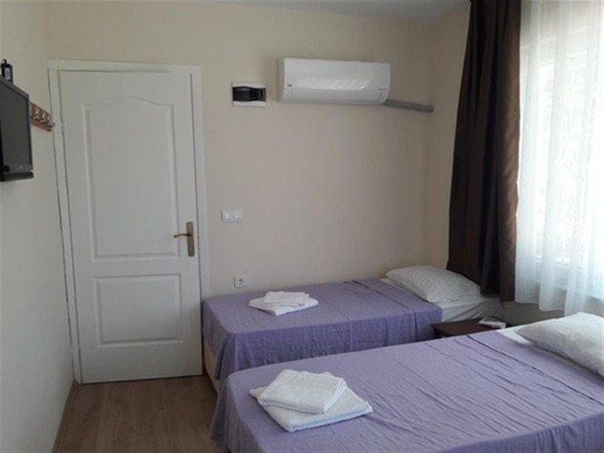 Standard Room (4 Person)