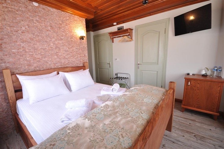 Balkonlu Oda (Balkonlu)