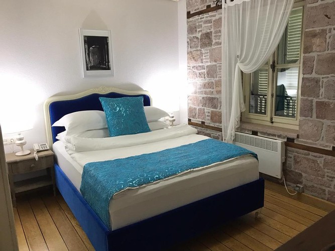 Superior Oda, Kara Manzaralı