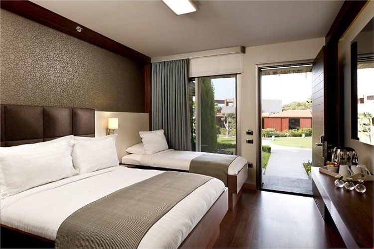 Superior Room (3 Person)