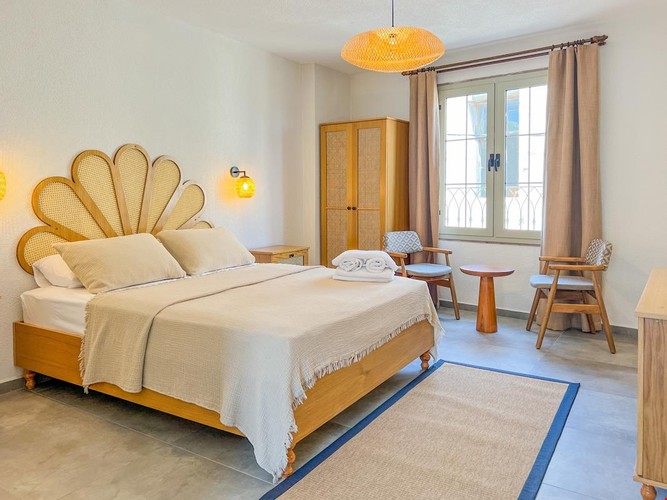 Deluxe Room (Balcony)