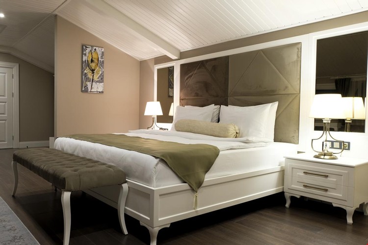 Honeymoon Suite Room