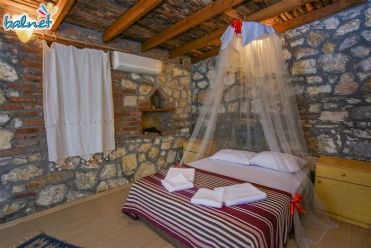 Stone Room, Garden View