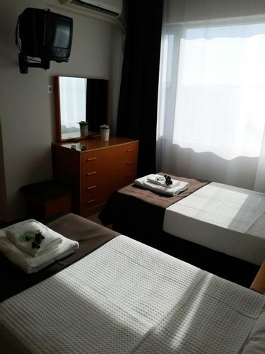 Aile Odası, Havuz Manzaralı