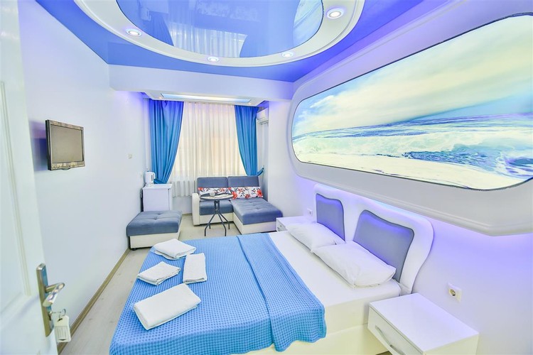 Standart Oda, Kara Manzaralı