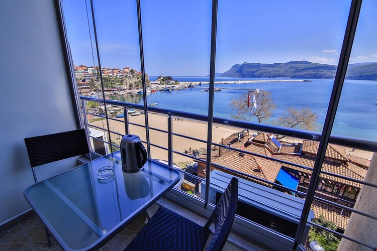 Balkonlu Oda, Deniz Manzaralı (Balkonlu)