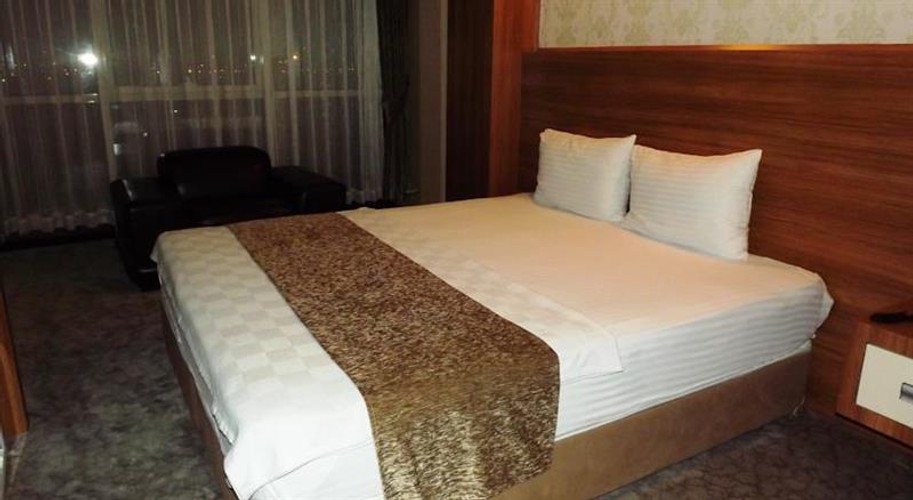 Standard Room (1 Person)