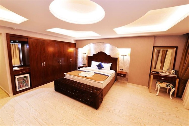 Desing Suite Room