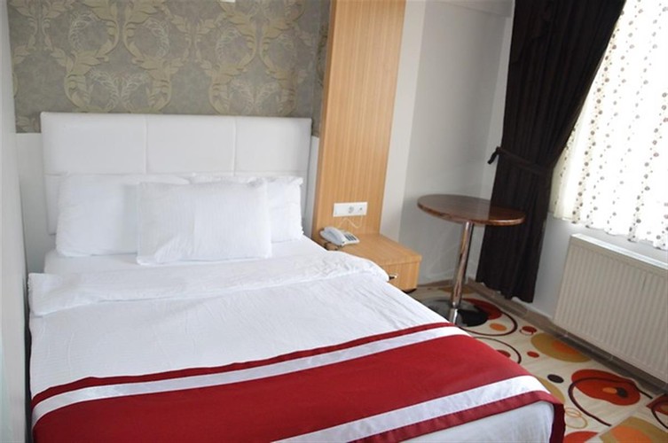Standard Room (1 Person)