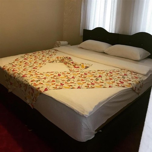 Junior Room, Pool View