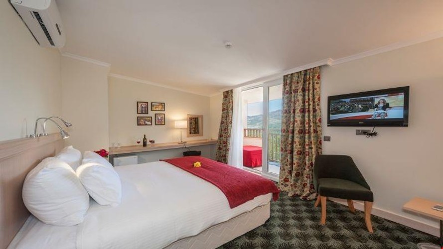 Suit Oda, Dağ Manzaralı