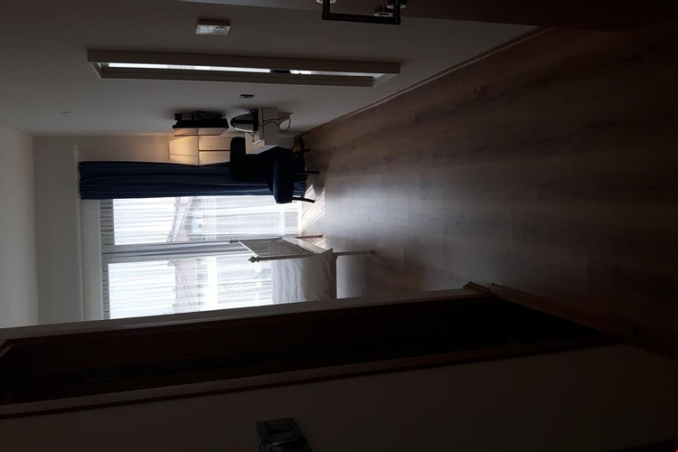 Suit Oda, Göl Manzaralı