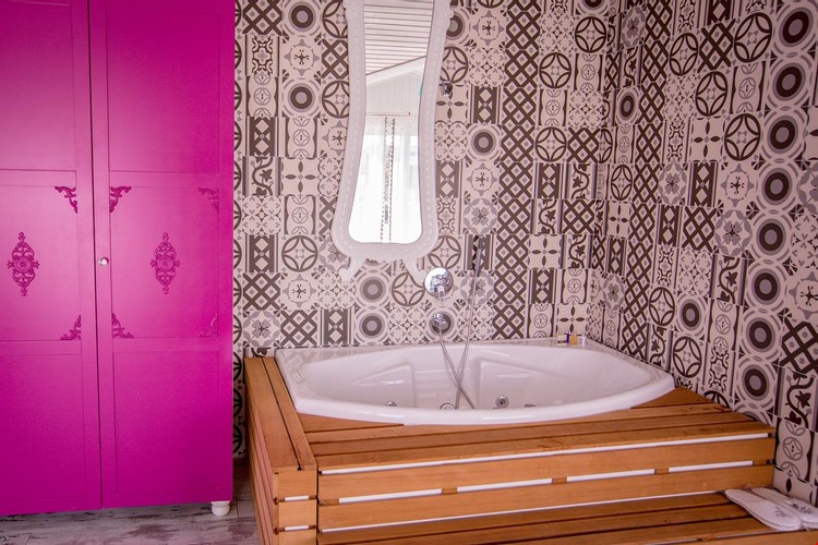 King Suite Honeymoon Room