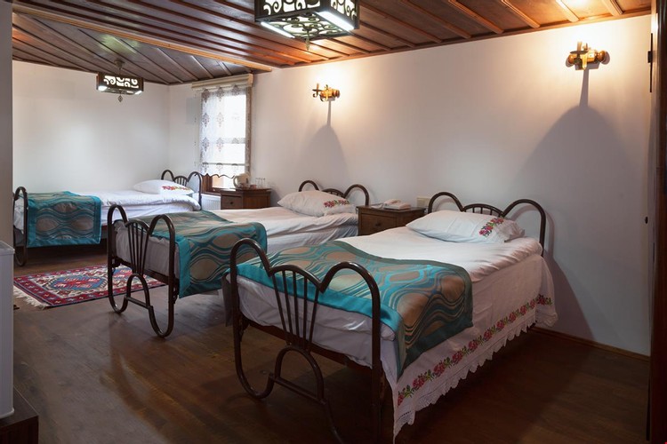 Family Room (3 Person)